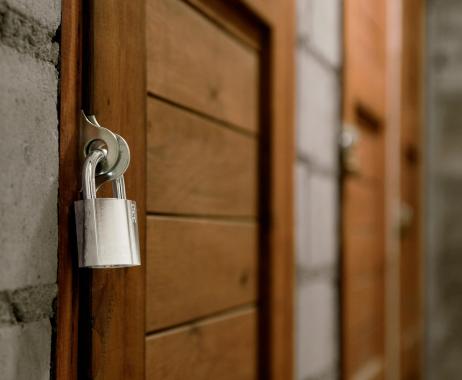 ВСЕПОГОДНЫЙ Навесной замок  с защитой дужки PLI330 Abloy