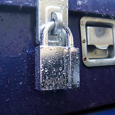 ВСЕПОГОДНЫЙ Навесной замок  с защитой дужки PLI340 Abloy